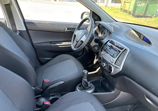 Hyundai i20 cena 24999 przebieg: 115000, rok produkcji 2014 z Świebodzin małe 232